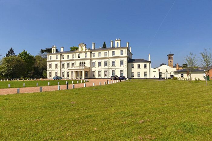 2 Bedroom Apartment For Sale In Wills Crescent, West Malling, ME19