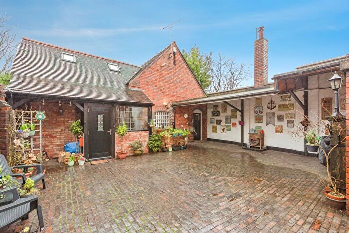 4 Bedroom Detached House For Sale In Glascote Lane, Wilnecote, Tamworth, B77