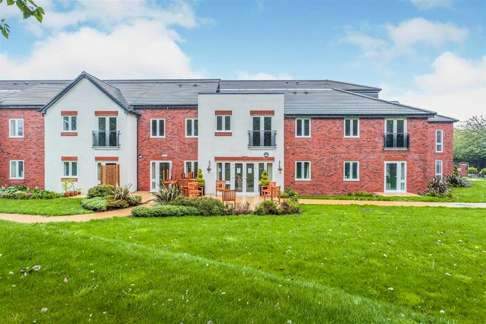 2 Bedroom Flat For Sale In Poachers Way, Thornton-Cleveleys, FY5