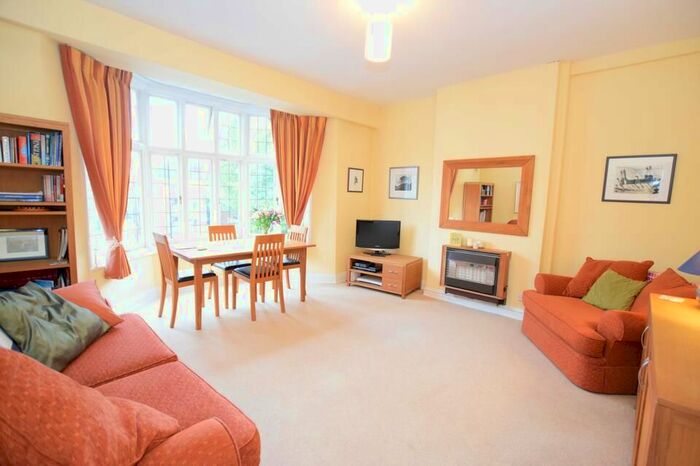 1 Bedroom Flat To Rent In Clapham Road, London, SW9