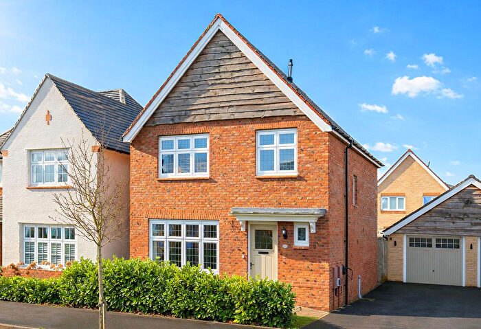 3 Bedroom Detached House For Sale In Kemsley Drive, Leighton Buzzard, LU7