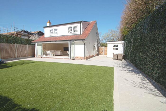 4 Bedroom Detached House For Sale In Burnt Mills Road, Basildon, SS13
