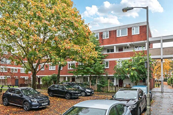 3 Bedroom Duplex For Sale In Surrey Lane, London, SW11