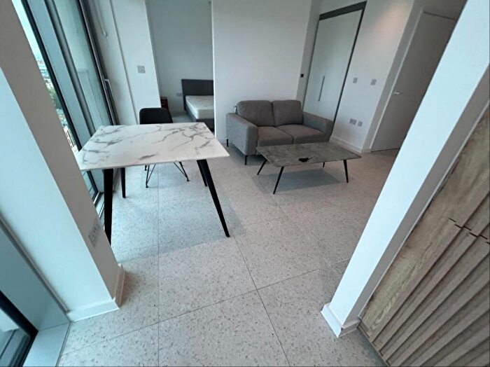 Apartment To Rent In Flat, Jacquard Point, Tapestry Way, London, E1