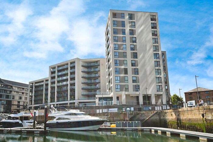 3 Bedroom Flat To Rent In Alexandra Wharf, Maritime Walk, Ocean Village, Southampton, SO14