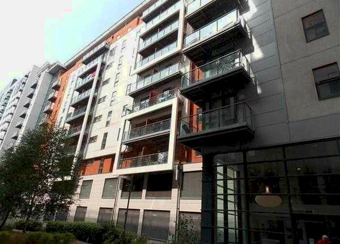 2 Bedroom Flat To Rent In Barton Place, Hornbeam Way, Green Quarter, Manchester, M4