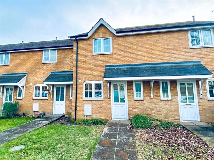 2 Bedroom Terraced House To Rent In Laburnum Close, Cheshunt, EN8