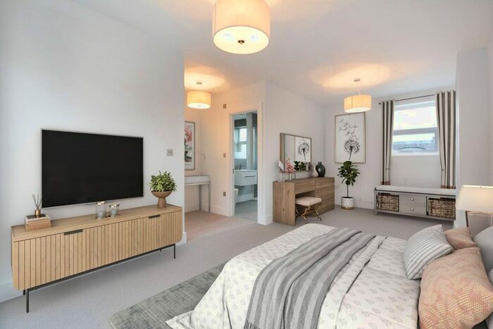 4 Bedroom Terraced House To Rent In Searles Road, Elephant And Castle, London, SE1