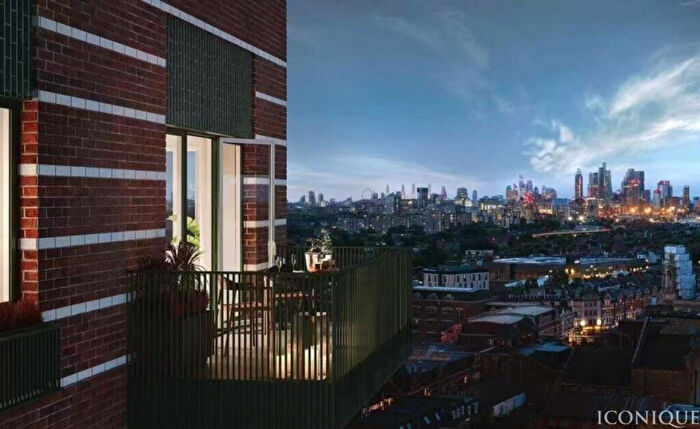 1 Bedroom Apartment For Sale In St John's Hill, London, SW11