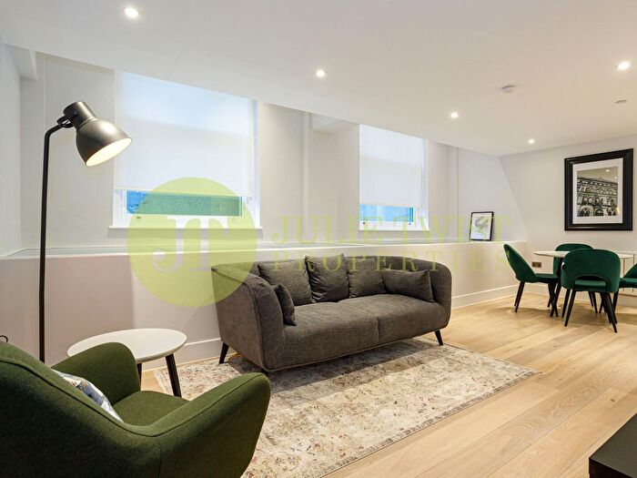 2 Bedroom Flat To Rent In Waldorf House, Cooper Street, Manchester, M2