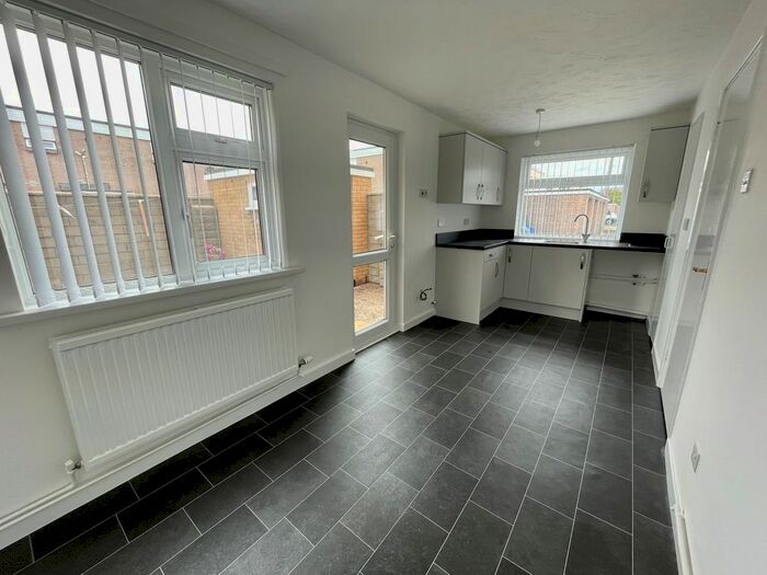 2 Bedroom Semi-Detached House To Rent In Pwll-Y-Waun, Porthcawl, CF36