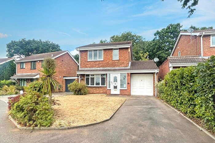3 Bedroom Detached House For Sale In Loughshaw, Wilnecote, Tamworth, B77