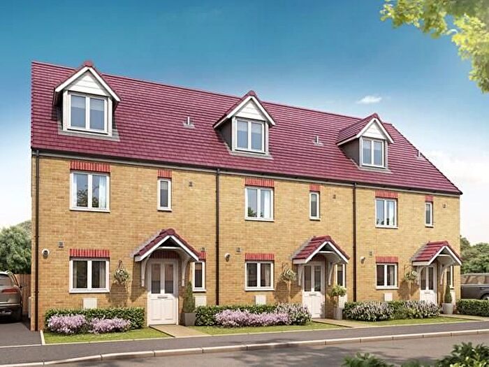 4 Bedroom Semi-Detached House To Rent In Coseley New Village, Tipton, DY4