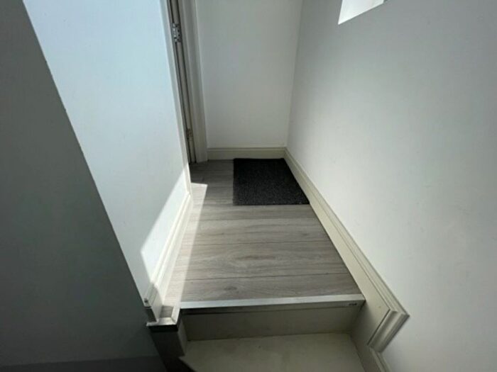 1 Bedroom Studio To Rent In Curzon Road, Thornton Heath, Surrey, CR7