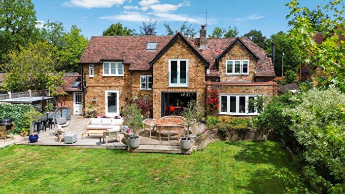 4 Bedroom Detached House For Sale In Milford Road, Elstead, Godalming, Surrey, GU8