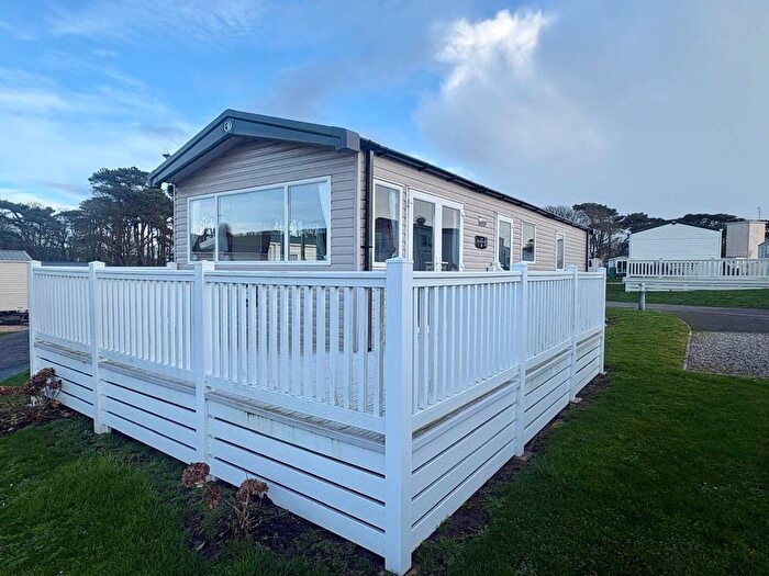 2 Bedroom Park Home For Sale In Main Road, Wareham, BH20