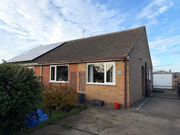 2 Bedroom Semi-Detached Bungalow For Sale In Honeyholes Lane, Dunholme, LN2