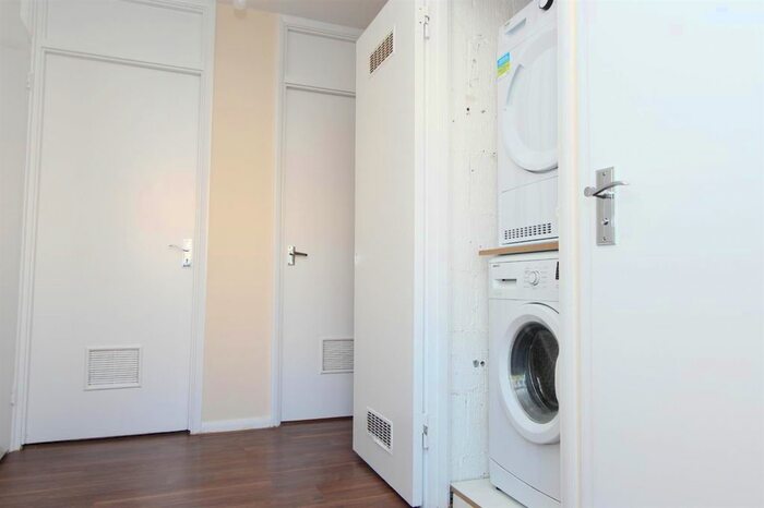 2 Bedroom Flat To Rent In Clement Close, Willesden Green, NW6