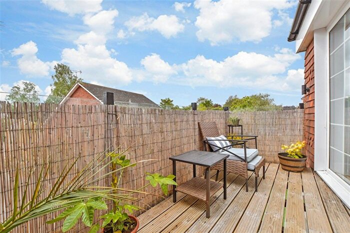 2 Bedroom Flat For Sale In Bishop Close, High Halden, Ashford, Kent, TN26