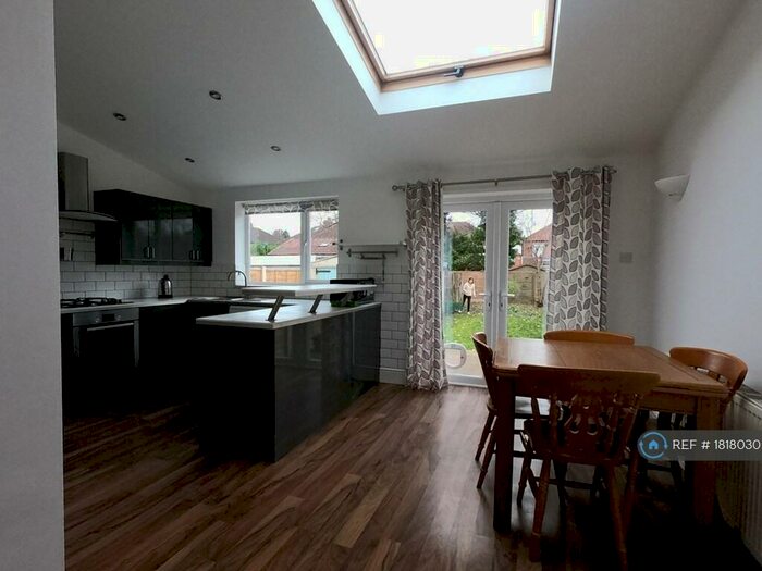 3 Bedroom Semi-Detached House To Rent In Ashdene Road, Manchester, M20