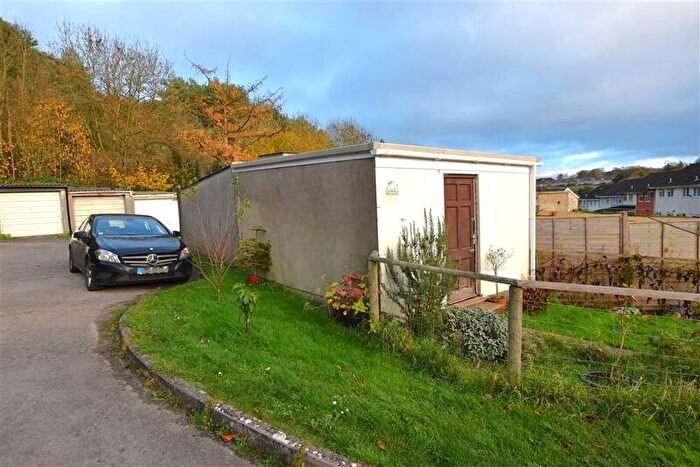 3 Bedroom End Of Terrace House For Sale In Stoneable Road, Radstock, BA3