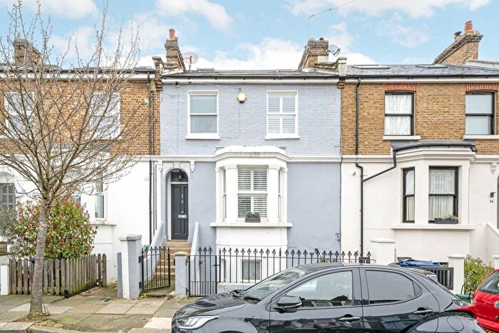 2 Bedroom Flat To Rent In Chaucer Road, Acton, W3