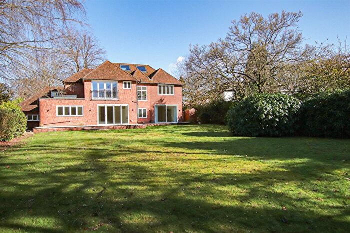 4 Bedroom Detached House To Rent In Chapel Lane, Hale Barns, WA15