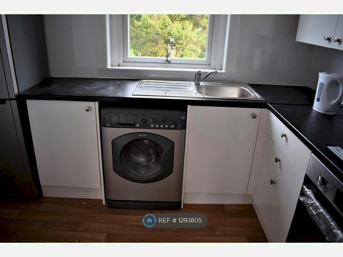 2 Bedroom Flat To Rent In Hilton Drive, Aberdeen AB24