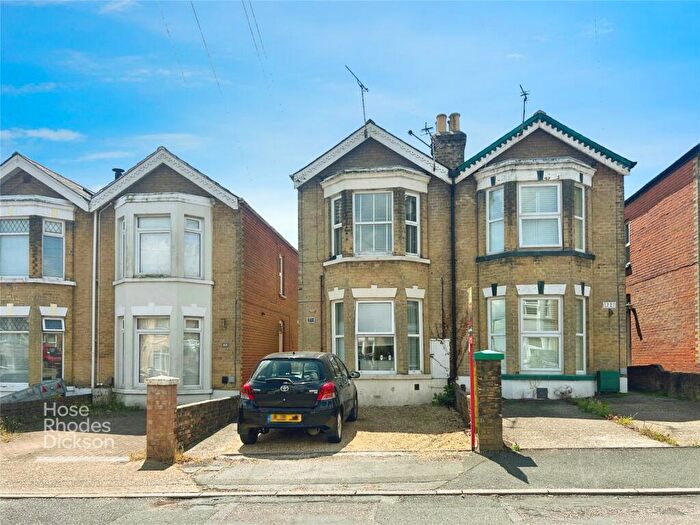 1 Bedroom Flat To Rent In Stephenson Road, PO31