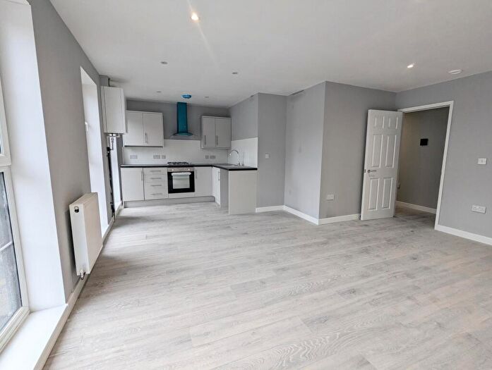 2 Bedroom Flat To Rent In Queen Street, Kettering, NN16