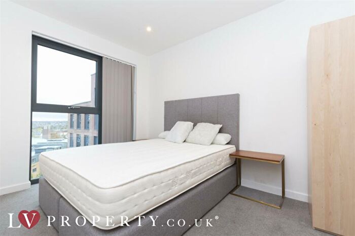 2 Bedroom Apartment To Rent In The Axium, Windmill Street, Birmingham, B1