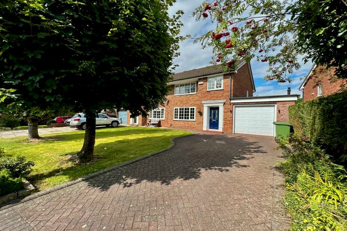 3 Bedroom Semi-Detached House For Sale In Vernon Road, Poynton, SK12