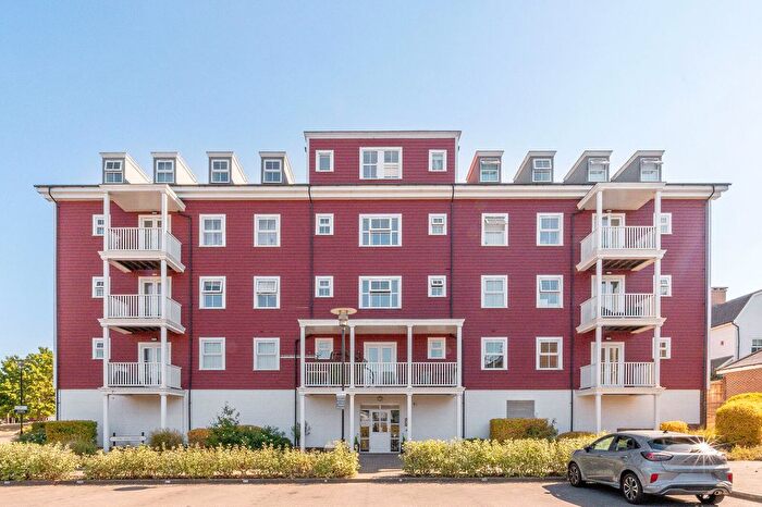 2 Bedroom Flat For Sale In The Maltings, Worcester Park, KT4