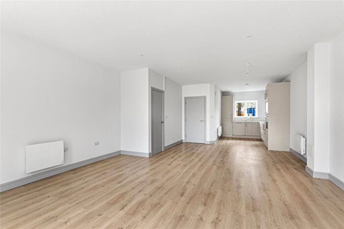 3 Bedroom Terraced House For Sale In London Road, Binfield, Bracknell, Berkshire, RG42