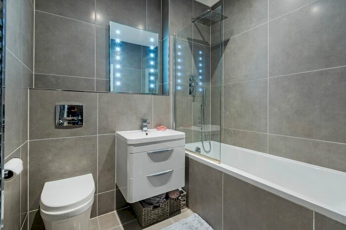 1 Bedroom Flat To Rent In Parkway, Chelmsford, CM2