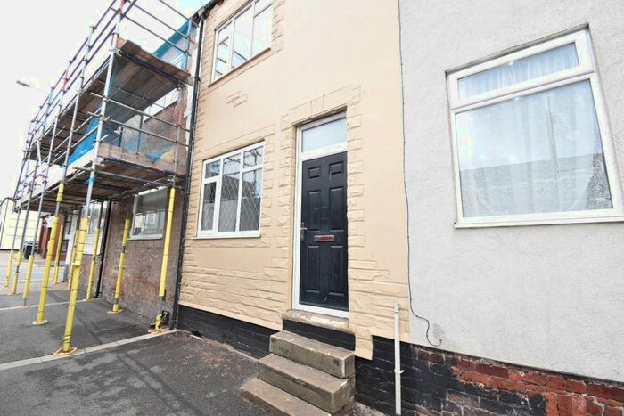 2 Bedroom Terraced House To Rent In Station Lane, Featherstone, WF7