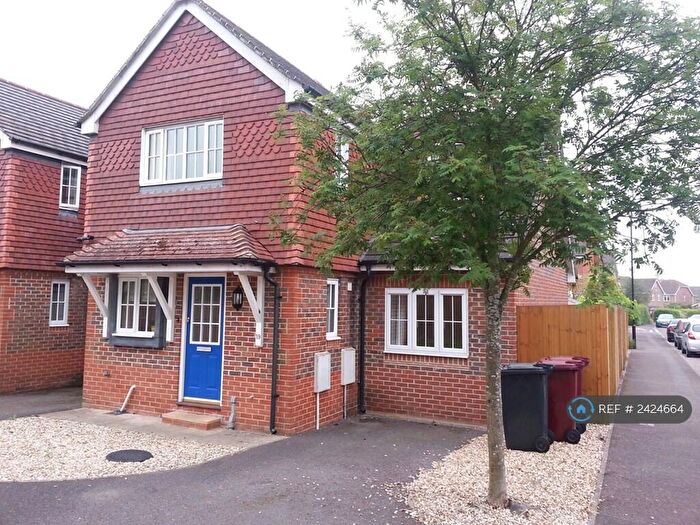 5 Bedroom End Of Terrace House To Rent In Palmers Field Avenue, Chichester, PO19