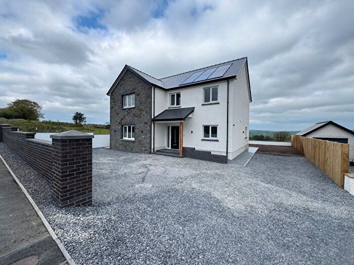 4 Bedroom Detached House For Sale In Llanllwni, Pencader, SA39
