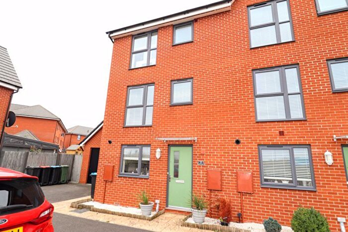4 Bedroom End Terrace House For Sale In Fullers Ground, Eagle Farm South, Milton Keynes, MK17
