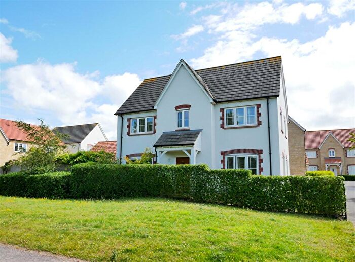 4 Bedroom Detached House For Sale In Studley Gardens, Studley, SN11