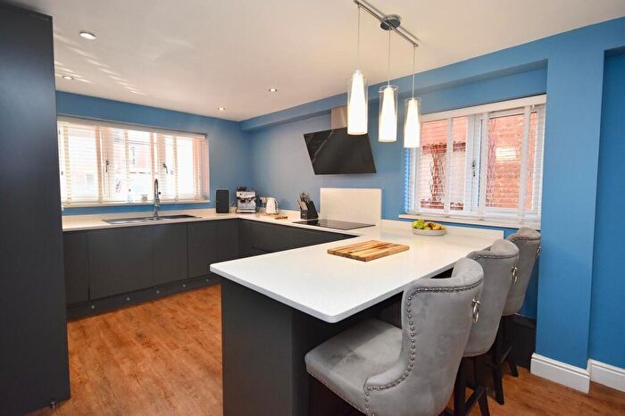 4 Bedroom Detached House For Sale In Vandyke Road, Leighton Buzzard, LU7