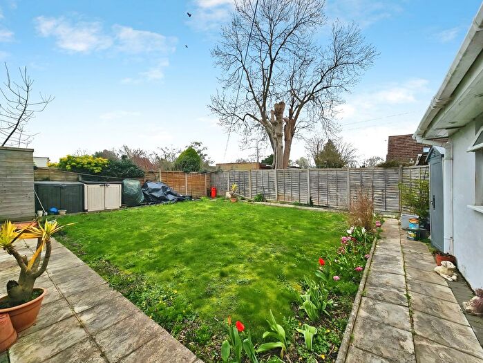 1 Bedroom Studio To Rent In Coppermill Road, Wraysbury, Staines-Upon-Thames, Berkshire, TW19