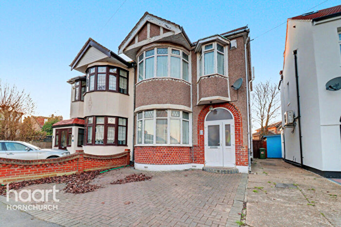 4 Bedroom Semi Detached House For Sale In Crystal Avenue, Hornchurch, RM12