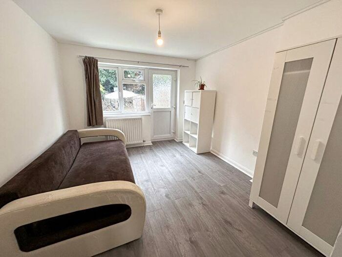 1 Bedroom Flat To Rent In Stanhope Road, Slough, SL1