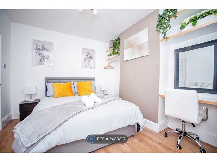 3 Bedroom Semi-Detached House To Rent In Livingstone Road, Gillingham, ME7