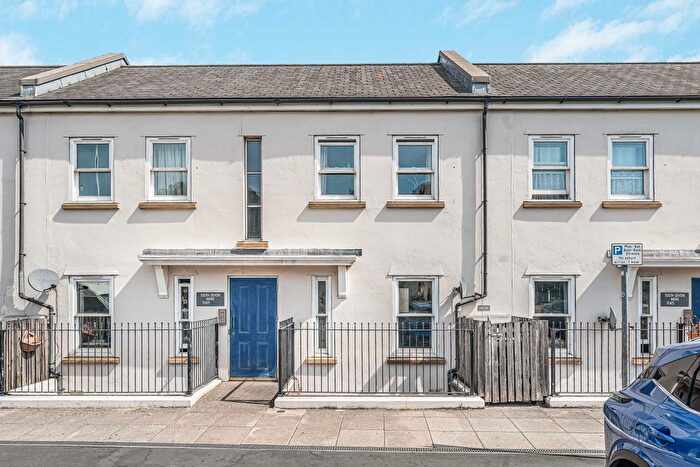 2 Bedroom Flat For Sale In Queen Street, Newton Abbot, TQ12
