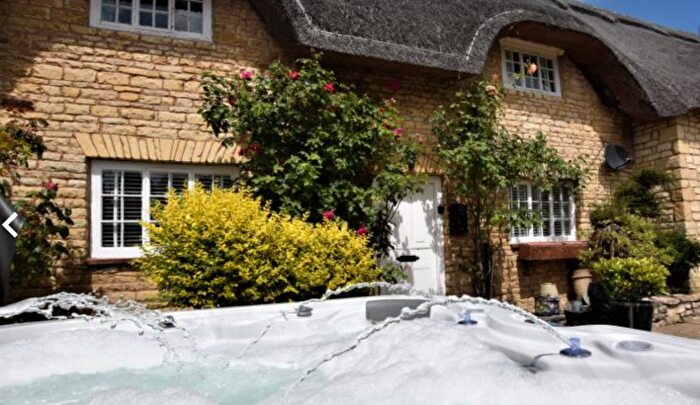 4 Bedroom Semi-Detached House For Sale In Crocket Lane, LE15