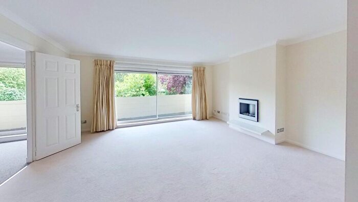 2 Bedroom Flat To Rent In Greenhill Park, Edinburgh, EH10