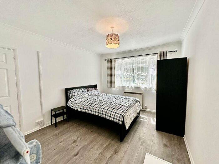 1 Bedroom Flat To Rent In Hillside, Carshalton Road, Sutton, SM1