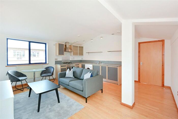 1 Bedroom Flat To Rent In Dove Road, Islington, N1
